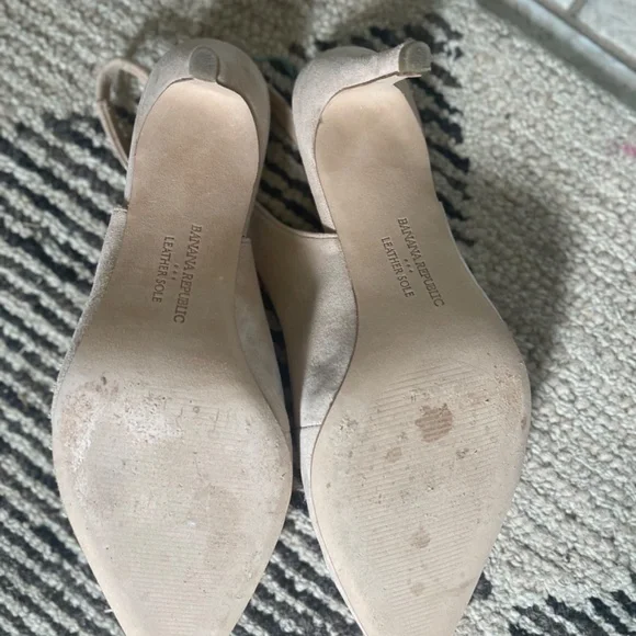 Banana Republic Sling back heels - Picture 3 of 3